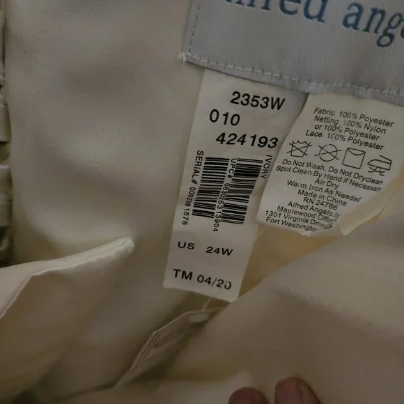 Alfredo Angelo Style 2353W, Size 24W - Picture 6 of 9